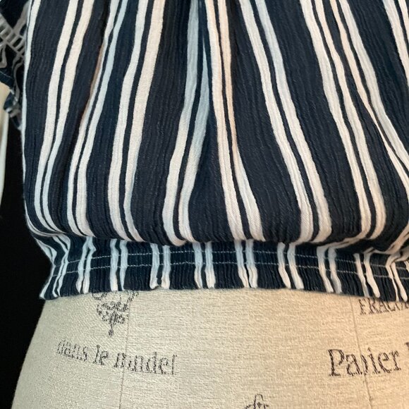 Ocean Drive Coquette Crop Top: Size M - Picture 9 of 13